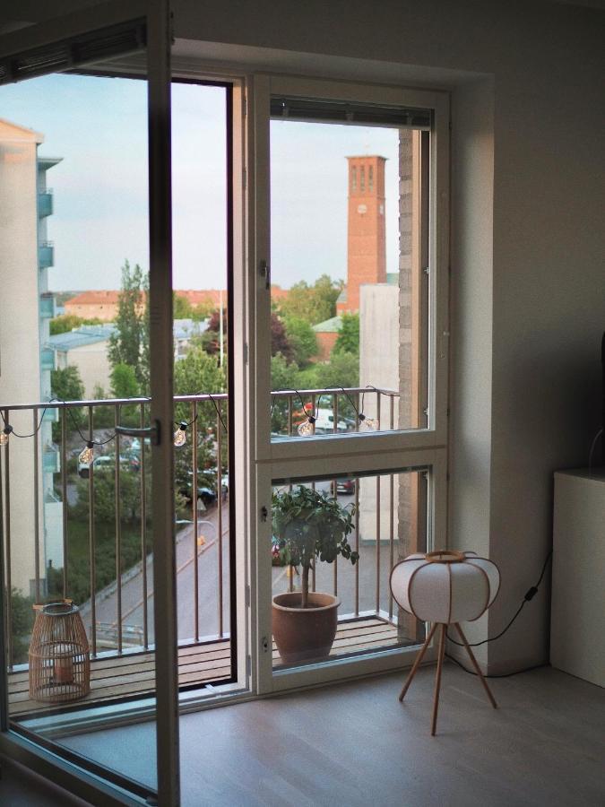 Candy-Colored Two-Room Condo With Sweet Views Helsinky Exteriér fotografie