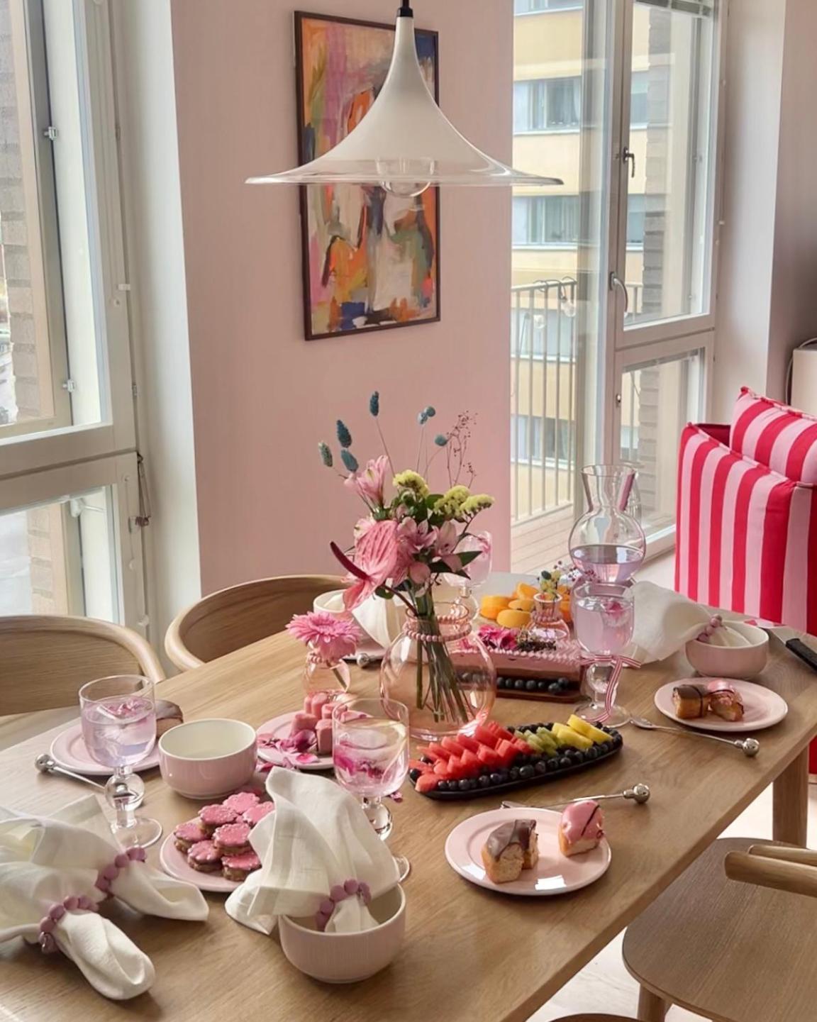 Candy-Colored Two-Room Condo With Sweet Views Helsinky Exteriér fotografie