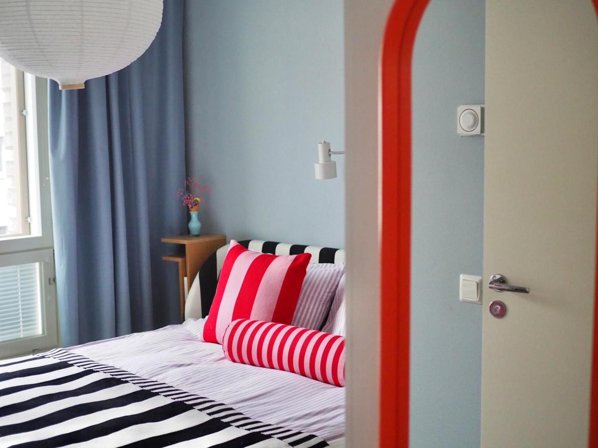 Candy-Colored Two-Room Condo With Sweet Views Helsinky Exteriér fotografie